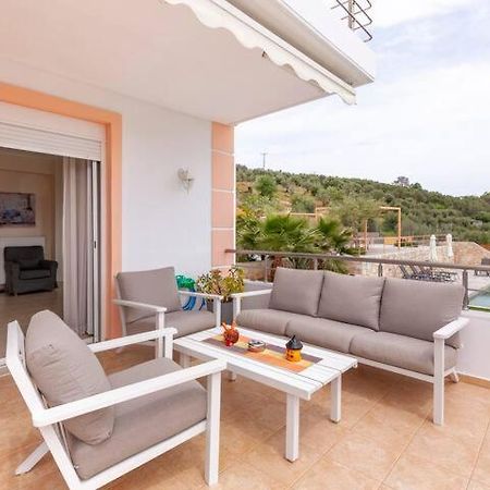 Villa Oasis Galatás Esterno foto
