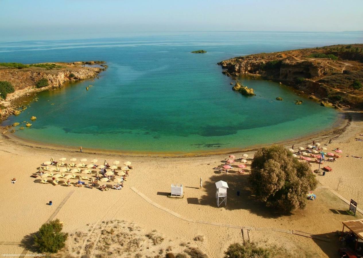 Villa Oasis Galatás Esterno foto