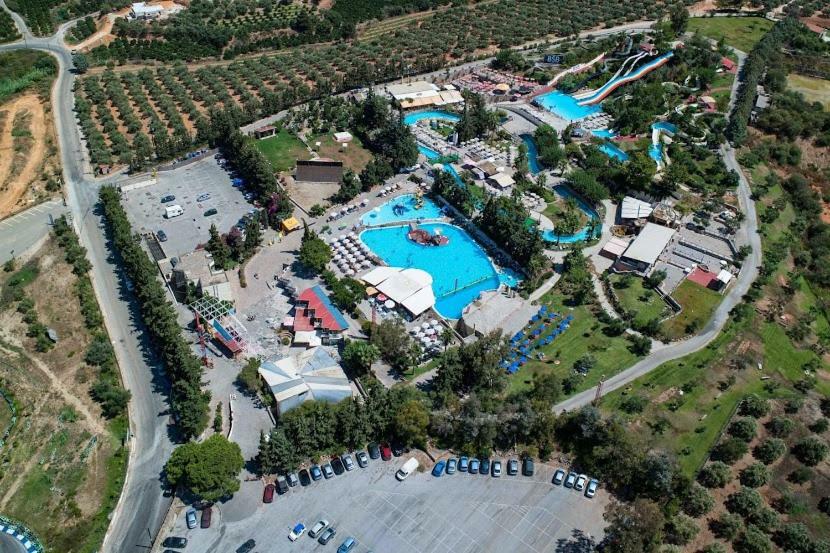 Villa Oasis Galatás Esterno foto