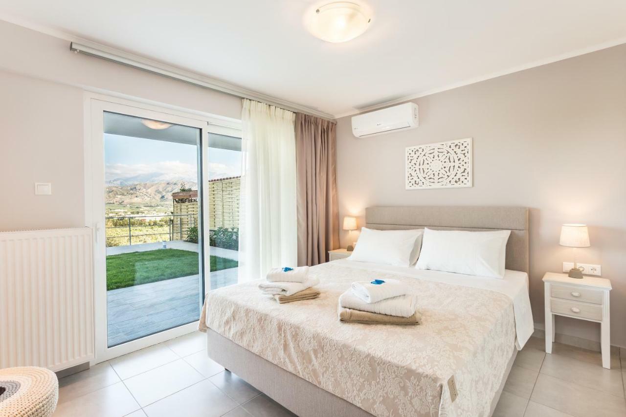 Villa Oasis Galatás Esterno foto