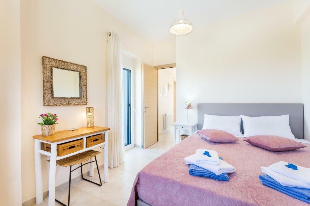 Villa Oasis Galatás Esterno foto