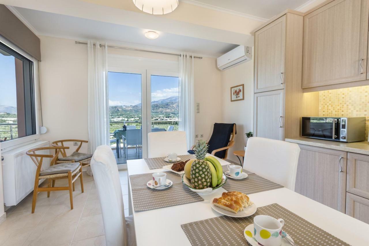 Villa Oasis Galatás Esterno foto