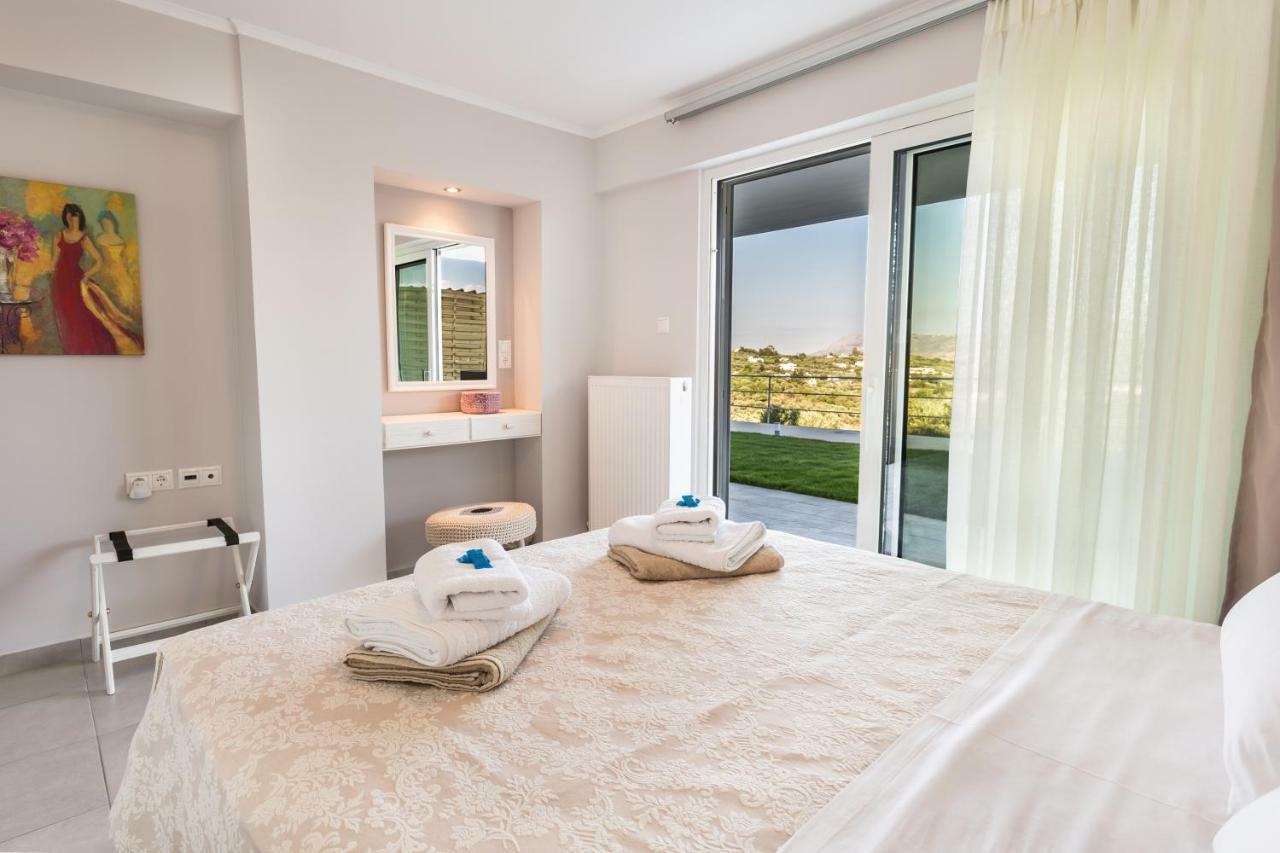 Villa Oasis Galatás Esterno foto
